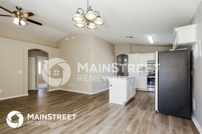 Building Photo - 8815 W Manzanita Dr