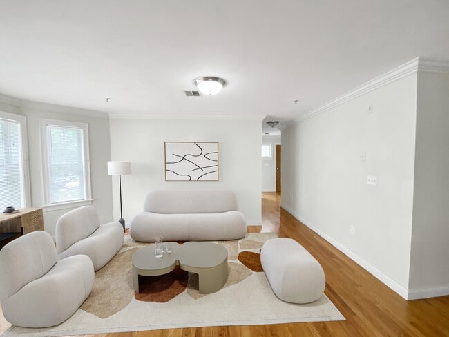 Foto del edificio - 14 Notre Dame St