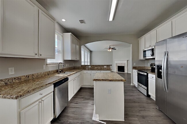 Foto del edificio - 7031 Tallow Knoll Ln