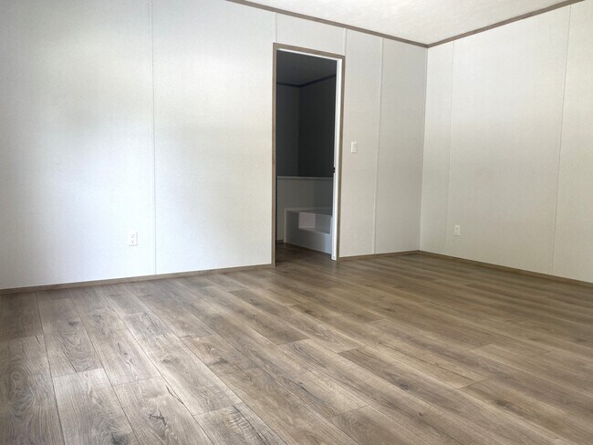 Foto del edificio - 535 Canterbury Ct