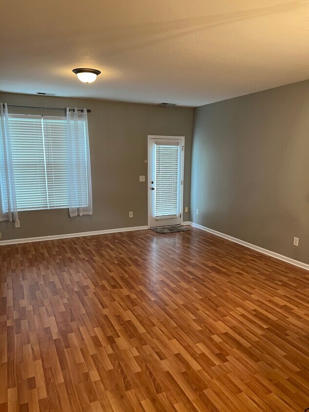 Foto del edificio - 7341 Laurel Valley Rd