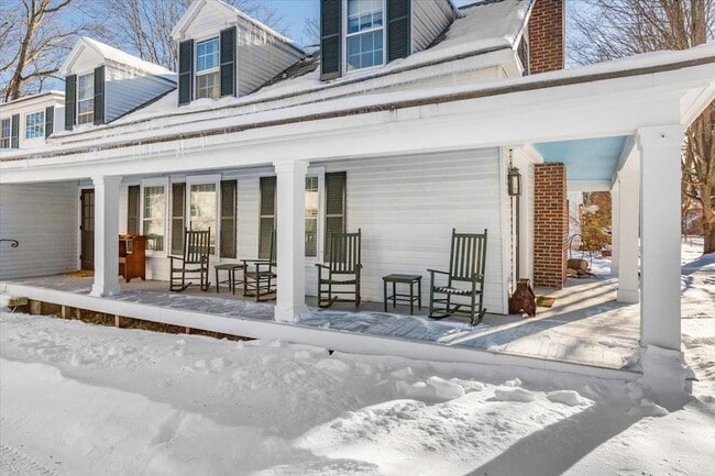 Building Photo - 3436 Main St