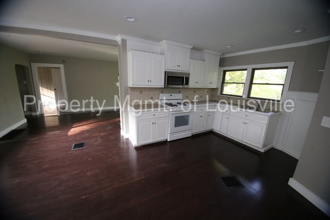 Building Photo - 3105 Paoli Pike