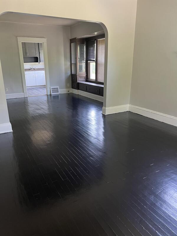 Building Photo - 10502 Lamontier Ave