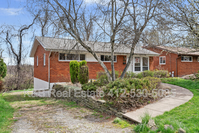 Building Photo - 370 Princeton Dr