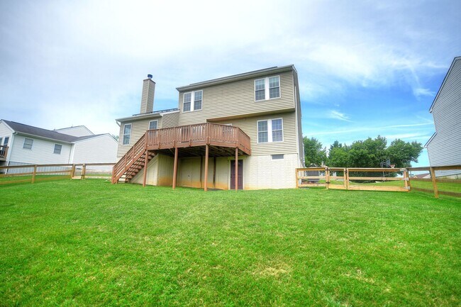 Building Photo - One-of-a-Kind Detached Home in Villages of Bynum Run