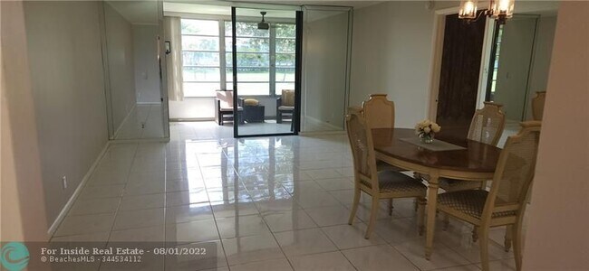Foto del edificio - 7410 NW 18th St