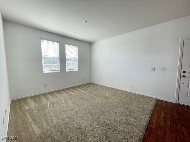 Foto del edificio - 50 Aura de Blanco St