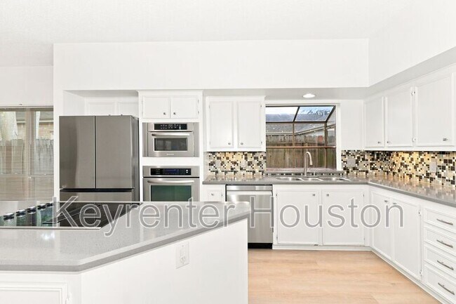 Building Photo - 2234 Foreland Dr