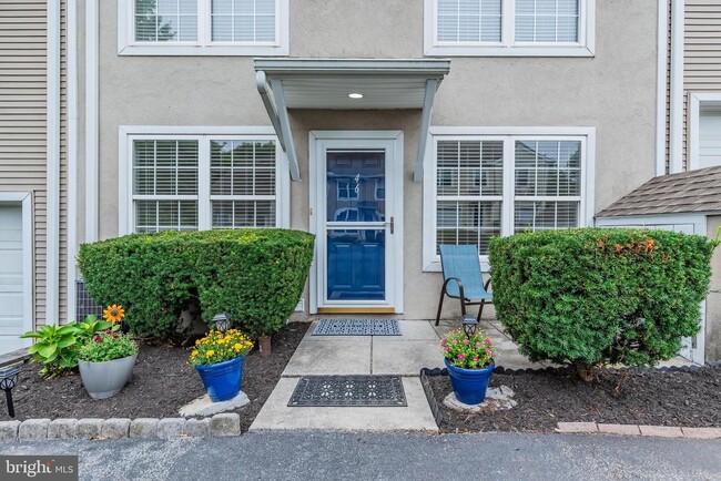 Building Photo - 46 Courtyard Dr