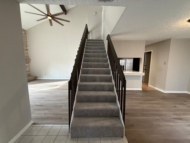 Foto del edificio - 16619 Capewood Dr