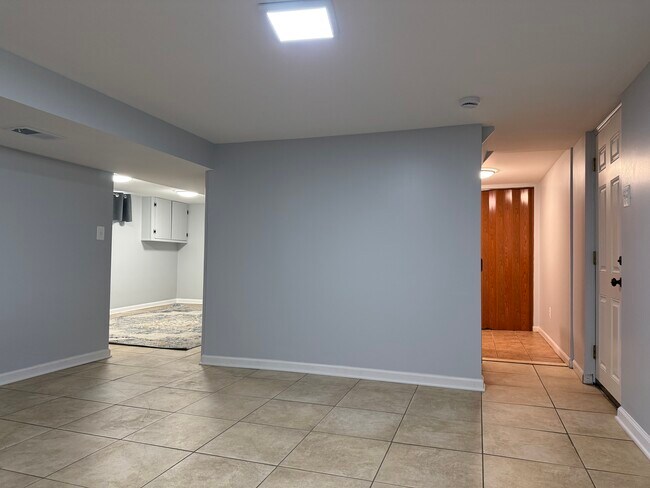 Foto del edificio - 6403 Beechfield Ave