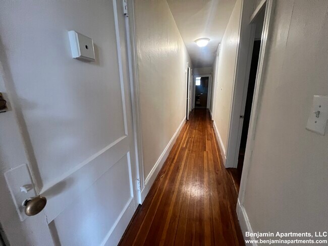 Building Photo - 15 Barrows St