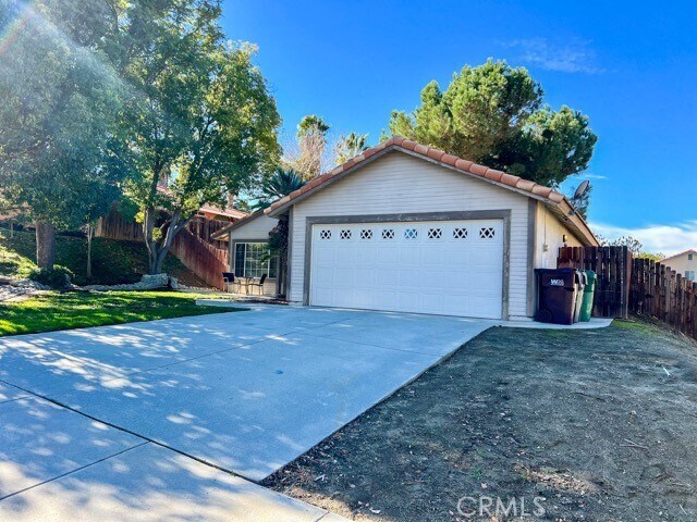 Building Photo - 25911 Faircrest Cir