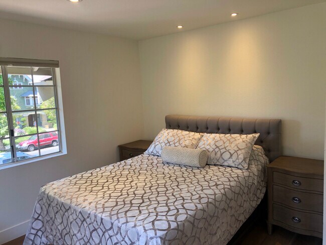 Foto del edificio - 2650 Van Buren Pl