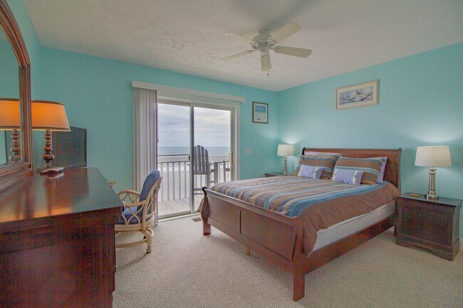Foto del edificio - OCEANFRONT OFF-SEASON MONTH RENTAL READY FOR YOUR FALL ESCAPE