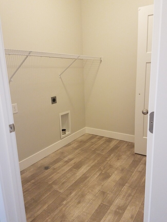 Foto del edificio - Beautiful Spacious Condo