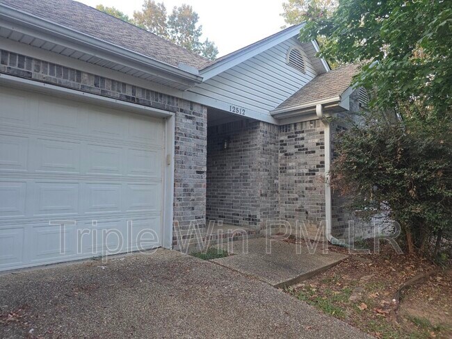 Foto del edificio - 12512 Woodbury Dr