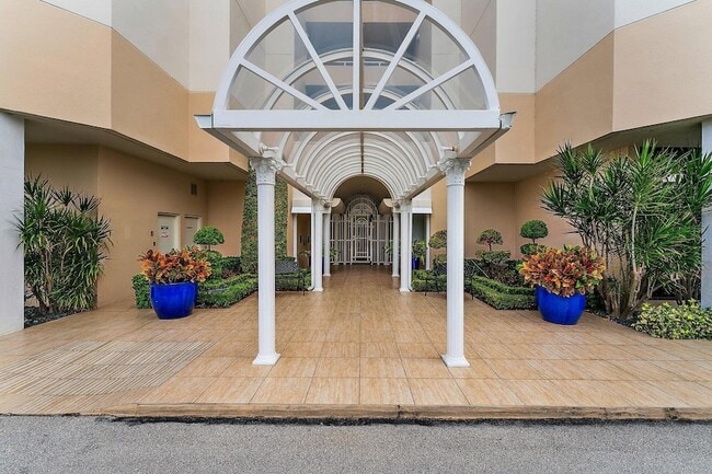 Building Photo - 176 Helios Dr