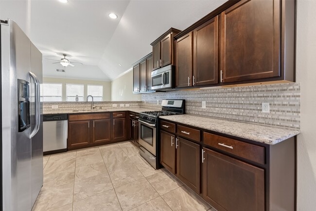 Foto del edificio - 18139 Swallow Spgs Wy