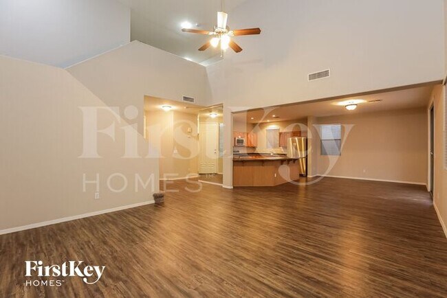 Foto del edificio - 8812 N 57th Dr