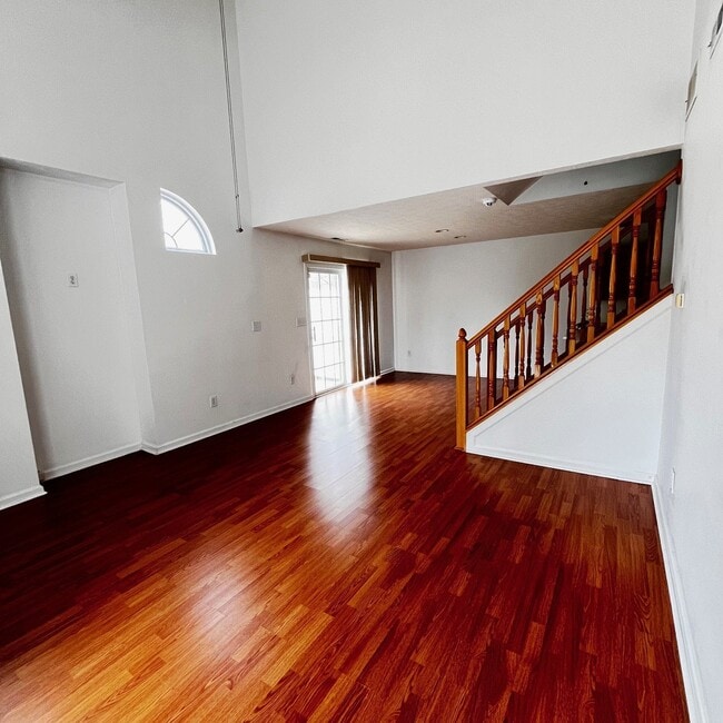 Building Photo - 9356 Villa Creek Dr