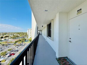 Building Photo - 10680 S Ocean Dr