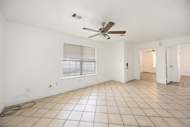 Foto del edificio - 5315 Cherie Crest Ct