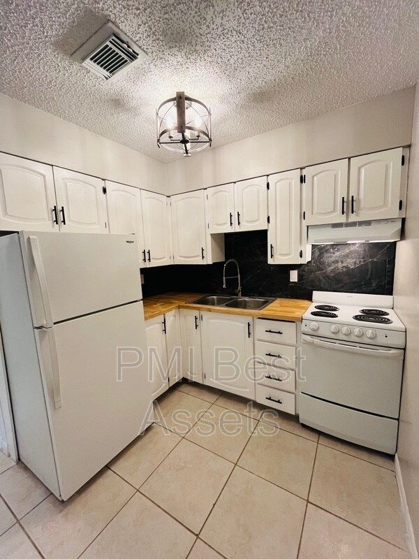 49 SE 13th St Unit 2, Dania Beach, FL 33004 Condo for Rent in Dania