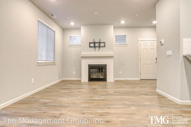 Building Photo - 3 br, 2.5 bath House - 2415 S Trail View C...