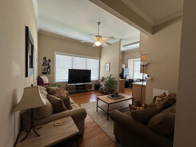 Foto del edificio - 425 Caplewood Dr