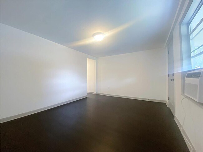 Foto del edificio - 622 Booker Ave