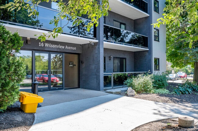 Building Photo - Treeview Towers