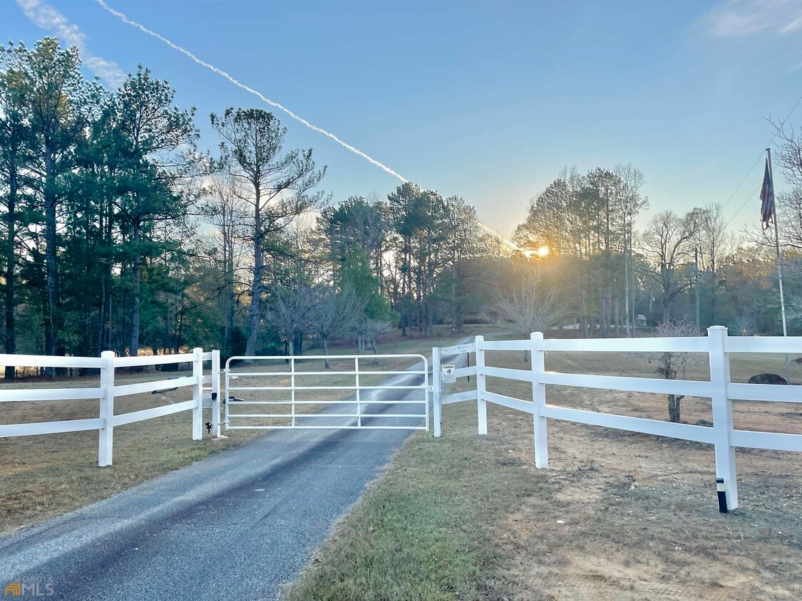 11077 GA100, Hogansville, GA 30230 House Rental in Hogansville, GA