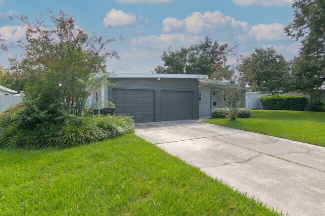 Foto del edificio - Beautiful 3 Bed/2 Bath Home in Winter Park!