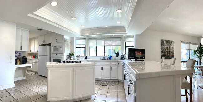Building Photo - 4671 Los Patos Ave
