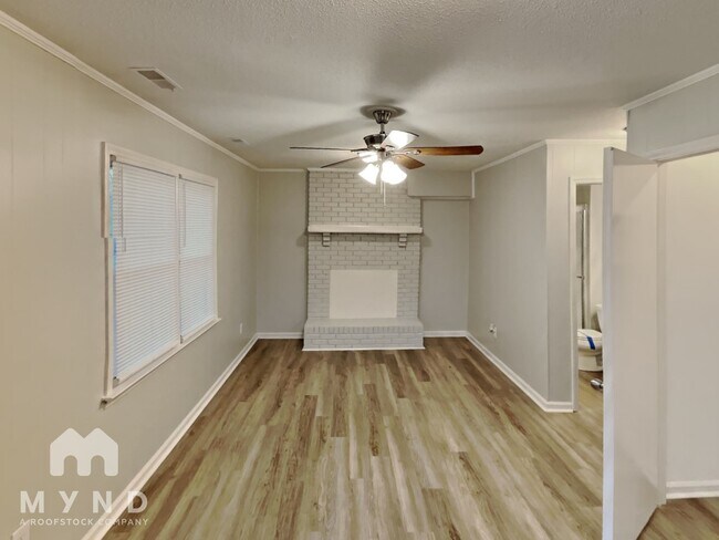 Foto del edificio - 3764 Sugar Spring Rd