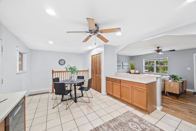 Foto del edificio - 6327 Fenton St