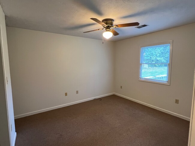 Main Bedroom - 148 Westside Dr