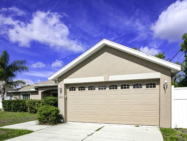 Building Photo - 2263 Lake Forest Ave Spring Hill, FL