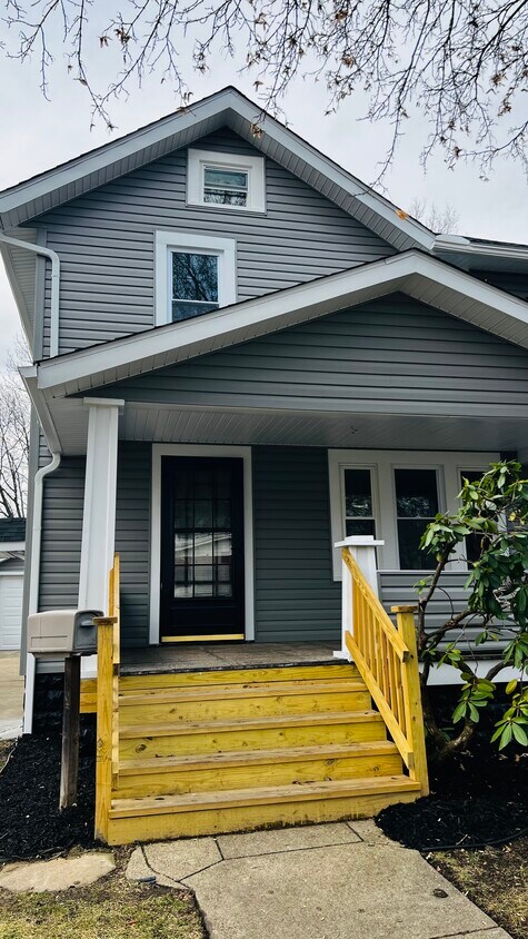 Primary Photo - 1146 Lily St