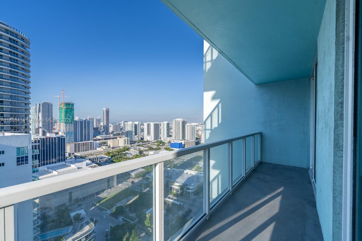 Foto principal - 1900 N Bayshore Dr