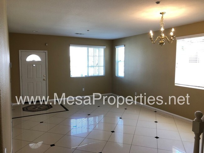 Foto del edificio - 18261 Laguna Pl