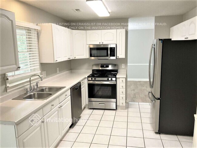 Foto del edificio - 330 Brooke Wood Dr