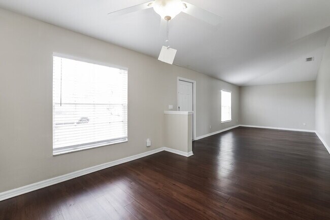 Foto del edificio - 313 SE 26th Terrace