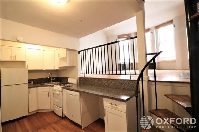 Building Photo - 18 West 83rd Street