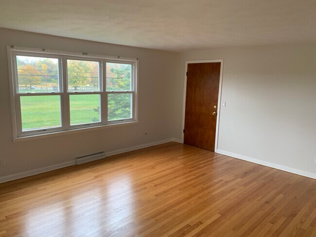 Living room - recently refinished floors throughout - 1246 Westcott St
