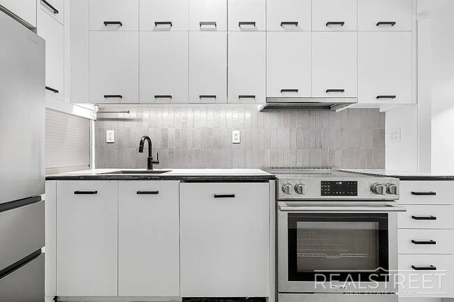 Building Photo - 3rd Place