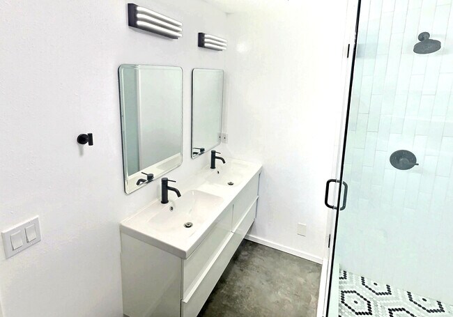 Foto del edificio - 946 N Avenue 50