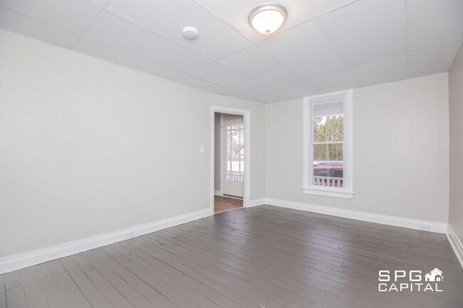 Building Photo - 339 E Orange St